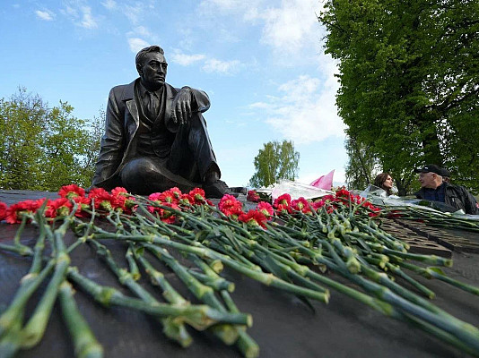 Памятник Вячеславу Тихонову открыли в Подмосковье